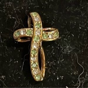 10k gold plated-tested-cross w/alternating peridot/cubic zirconia pendant & box